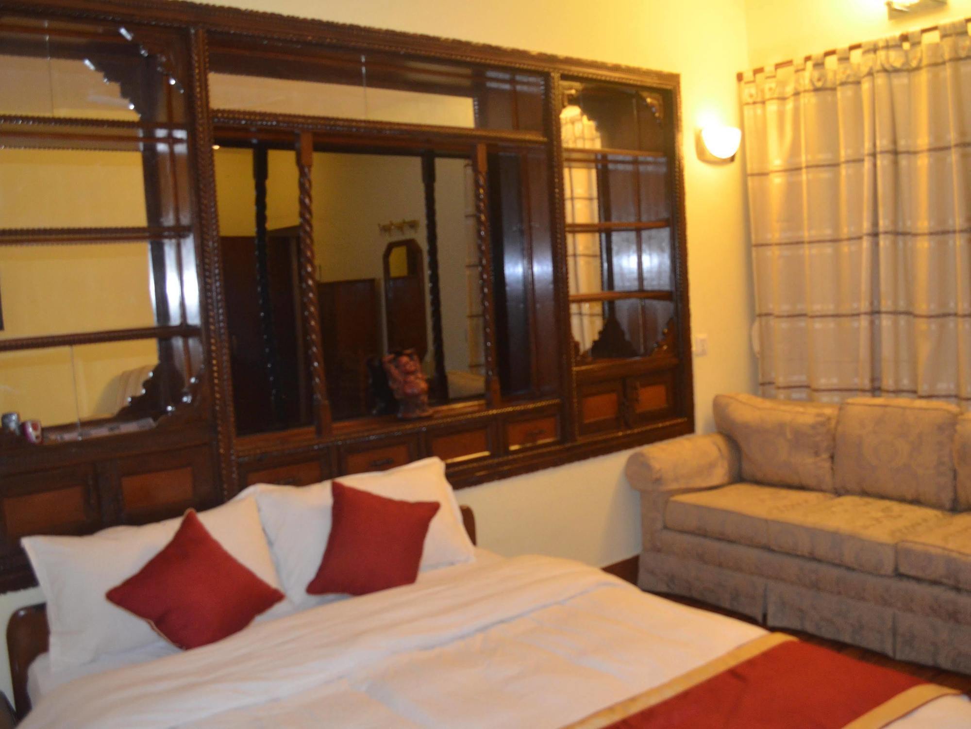 Potala Tourist Home Katmandu Eksteriør billede